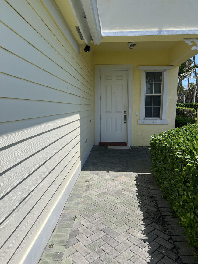 Building Photo - 2100 Mariner Bay Blvd