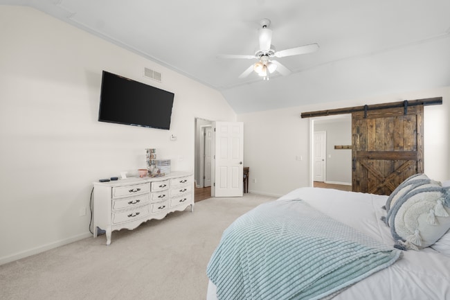 Building Photo - Spacious 5 Bedroom/3 Bath Home with Basement!