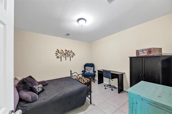 Building Photo - 3440 Burdett Ct