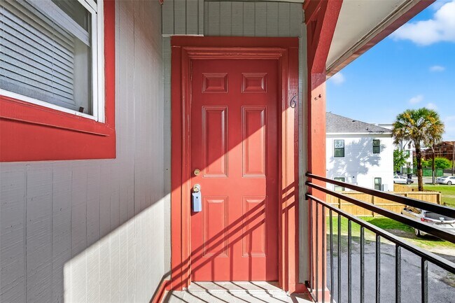 Building Photo - 2316 Freeman St