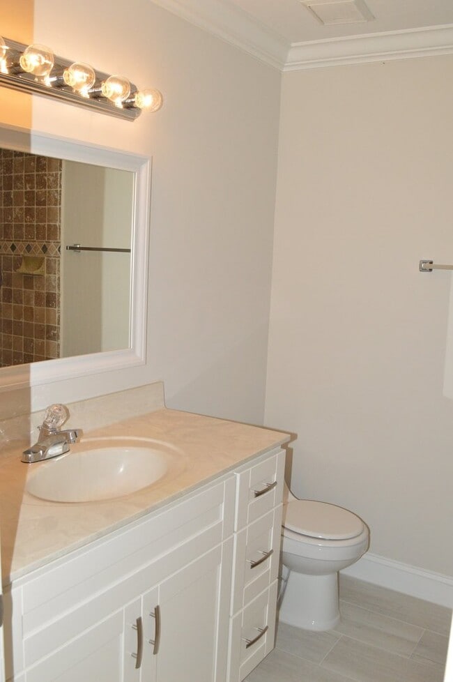 Building Photo - 26560 Southern Pines Dr