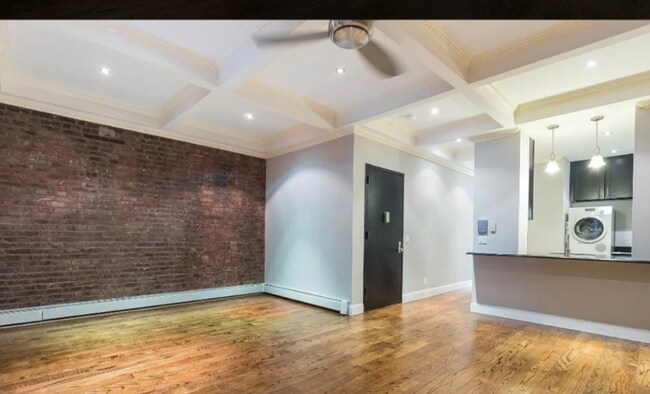 Building Photo - W. 123rd St, 7th Ave