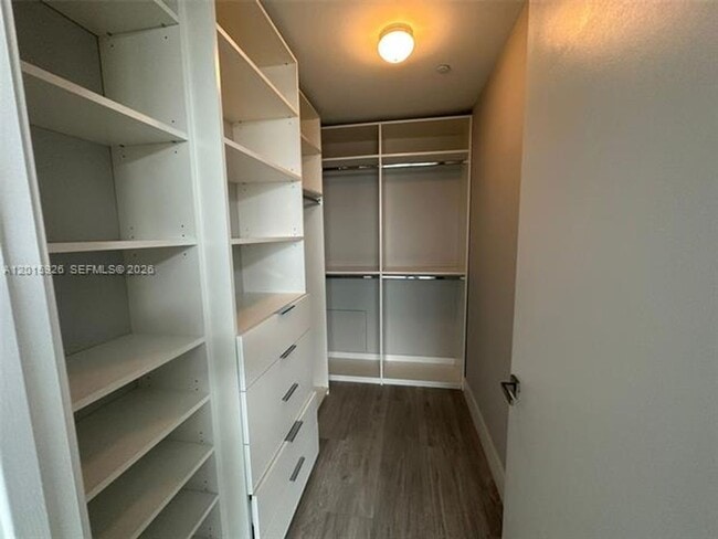 Building Photo - 5000 Island Estates Dr