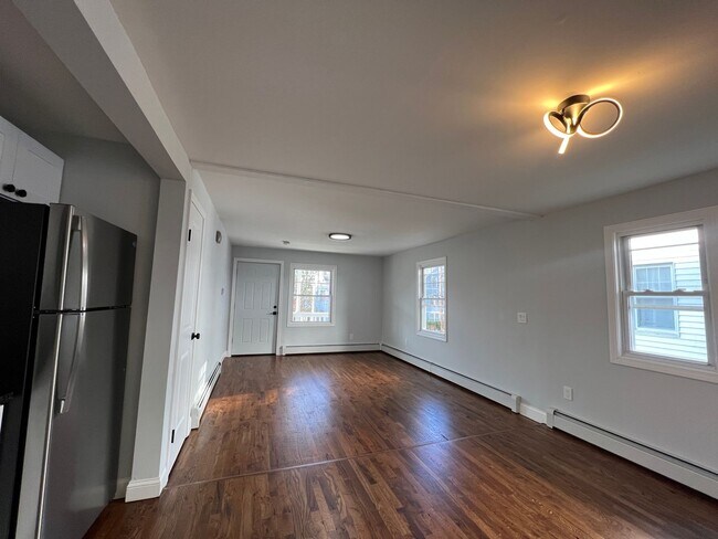 Building Photo - 253 Sheffield Ave