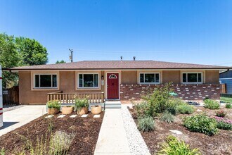 Building Photo - Charming 3BR Home with Updated Amenities &...