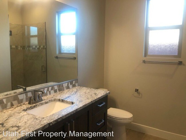 Building Photo - 4 br, 3 bath House - 358 S Buckthorn Lane