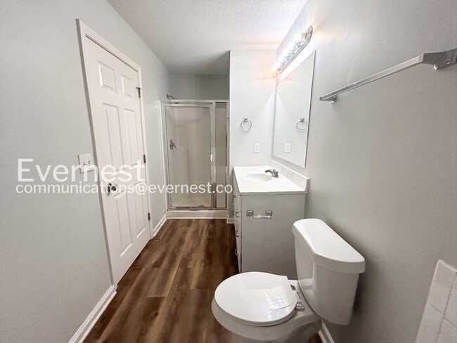 Building Photo - 5544 Bluegrass Dr