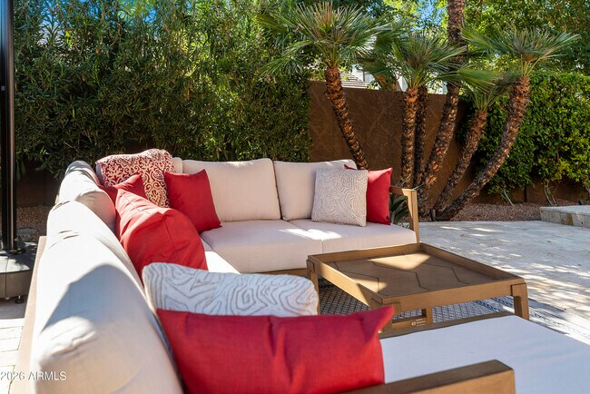 Building Photo - 6419 E Betty Elyse Ln