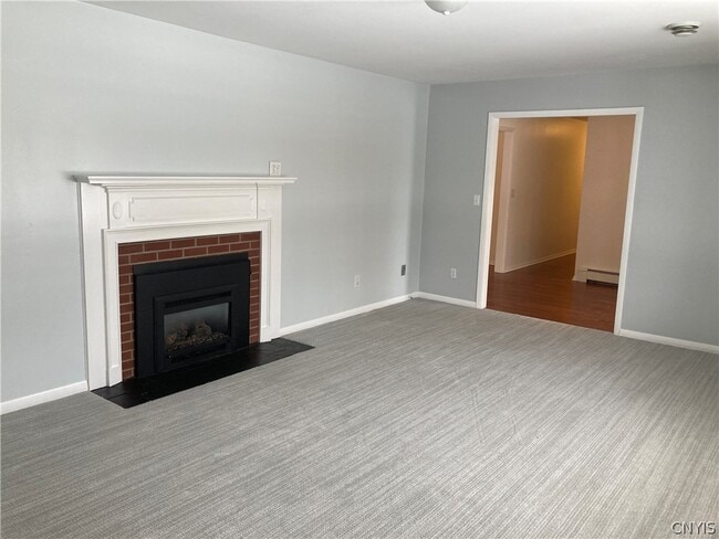 Building Photo - 449 Bugbee Dr
