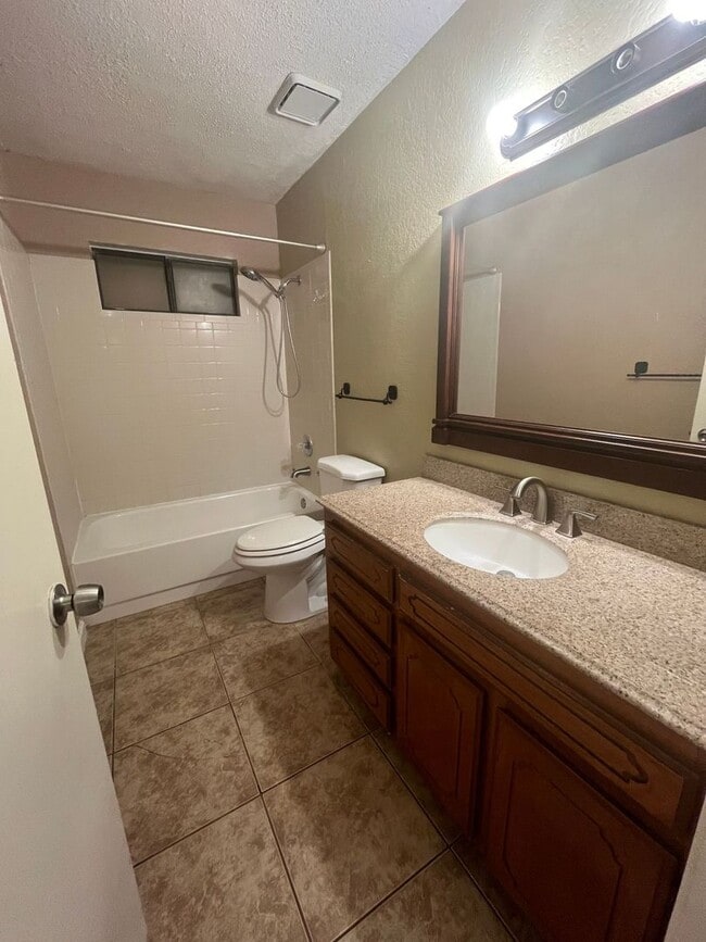 Building Photo - affordable 3 bedroom 2 bath home with gara...