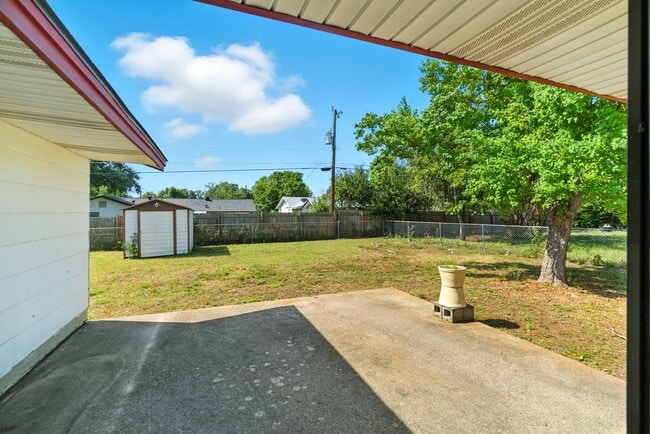 Building Photo - 6230 War Lodge Ln