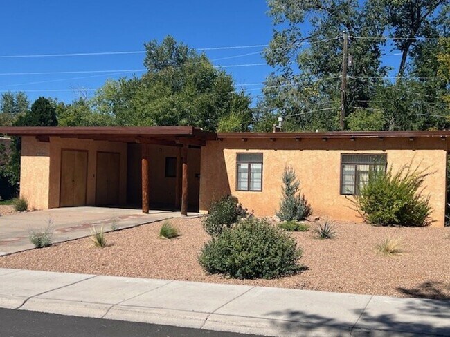 Building Photo - Charming Santa Fe Home For Rent - Walk to ...