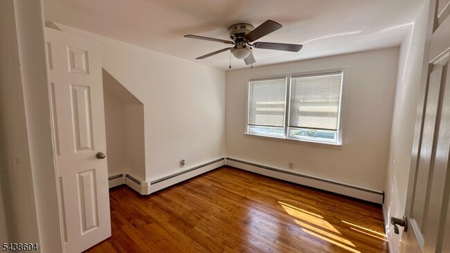 Building Photo - 131 E 13th St