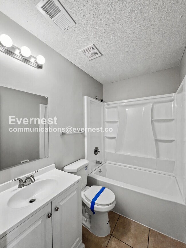 Building Photo - 6415 Riverdale Cove