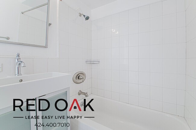 Building Photo - 1327 Laurel Ave