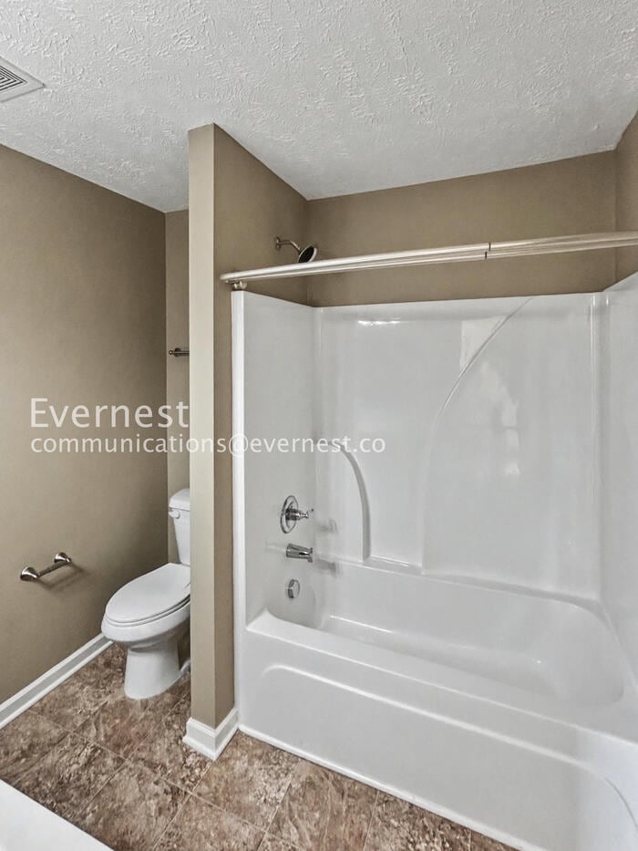 Building Photo - 1522 Sprucedale Dr