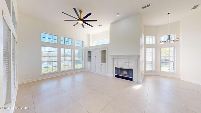 Building Photo - 10061 Vineyard Lake Rd E