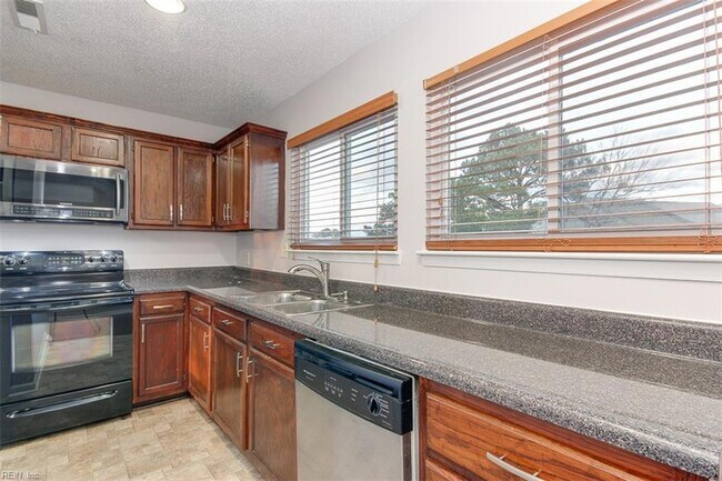Building Photo - 3764 Chimney Creek Dr