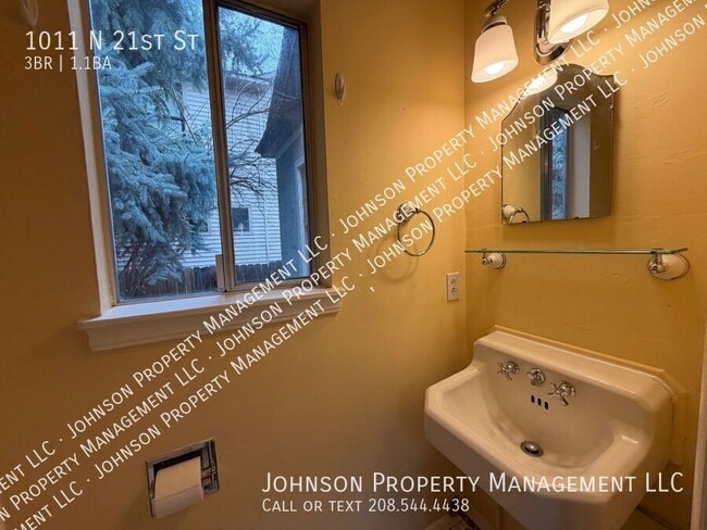 Building Photo - 1011 N 21st St