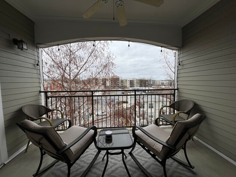 Building Photo - 2310 Elliott Ave