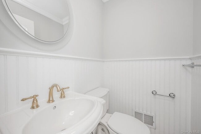 Building Photo - 85 Park Ave