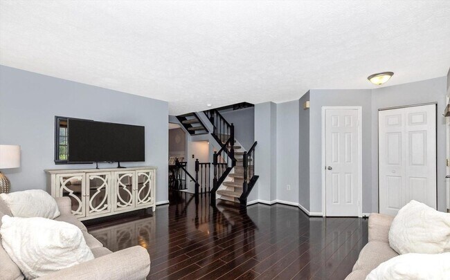 Building Photo - Beautifully maintained townhouse in New Market available before the new school year!