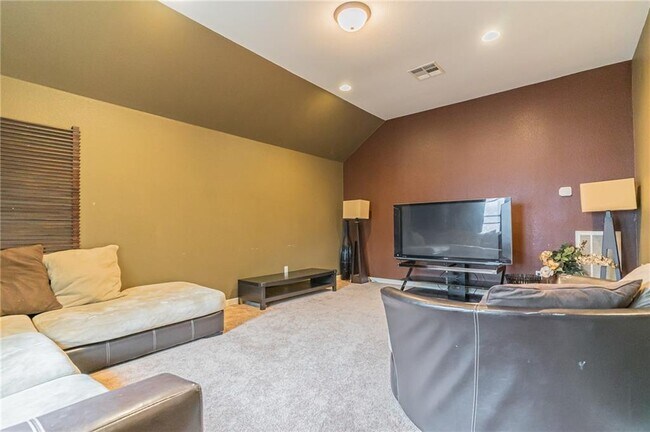 Building Photo - 2313 Village View Loop
