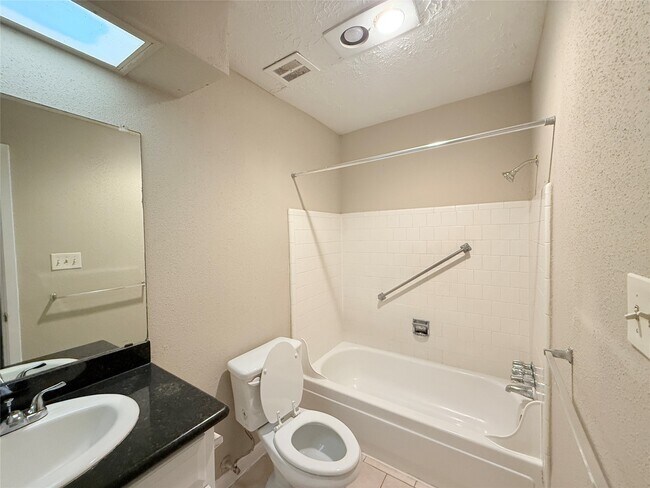 Building Photo - 12875 High Star Dr