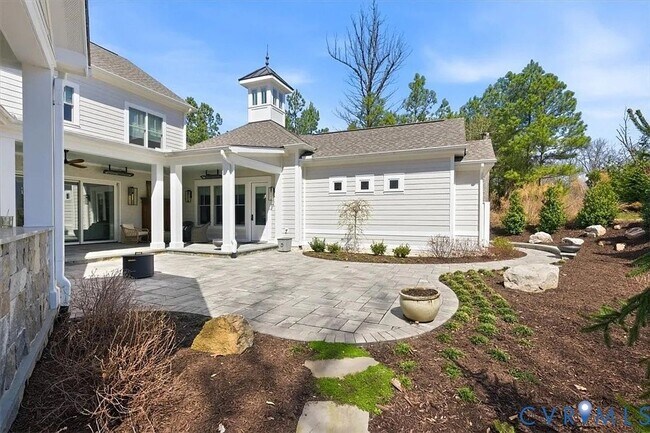 Building Photo - 9311 Larus Ct
