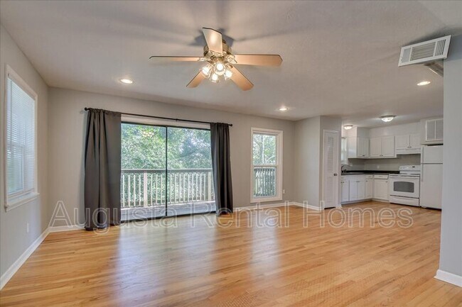 Building Photo - 1436 Spring Hill Terrace