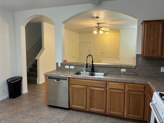 Building Photo - 2514 Allred Dr