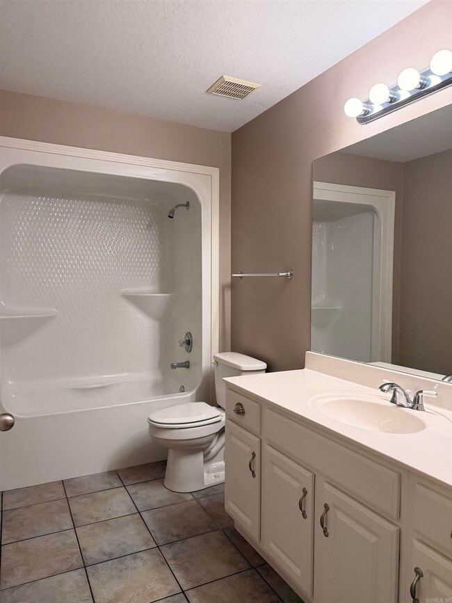 Building Photo - 31 Enclave Cir