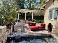 Building Photo - 6 Carpenteria