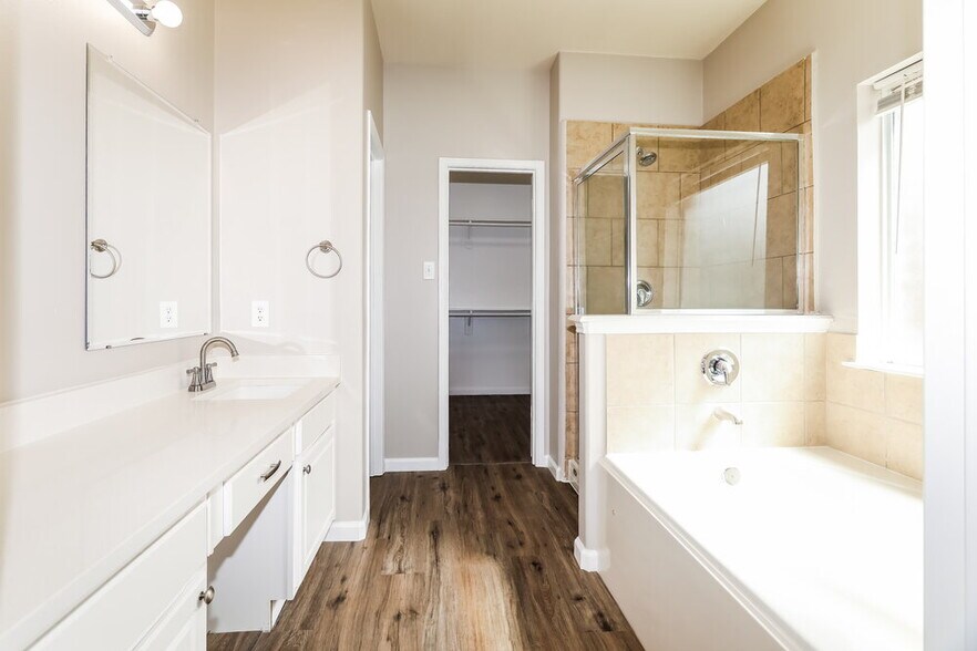 Building Photo - 20203 Louetta Crossing Dr