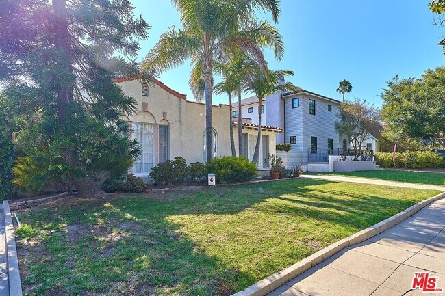 Building Photo - 429 S Orange Dr