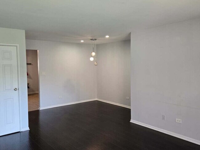 Building Photo - 9430 Bay Colony Dr