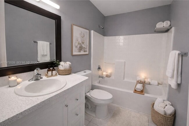 Building Photo - 2502 W 10th St