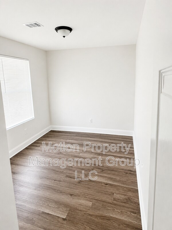 Building Photo - 200 Elm St