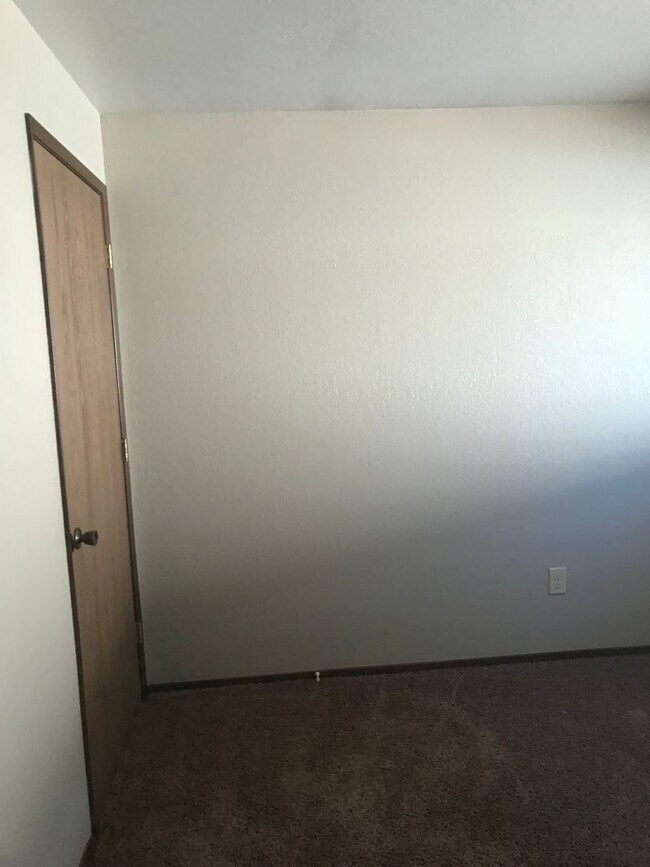 Building Photo - 804Frem