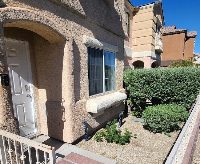 Building Photo - 10544 Blanca Peak Ave