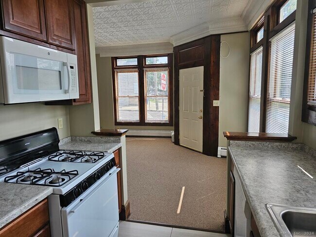 Building Photo - 169 Winchester Ave