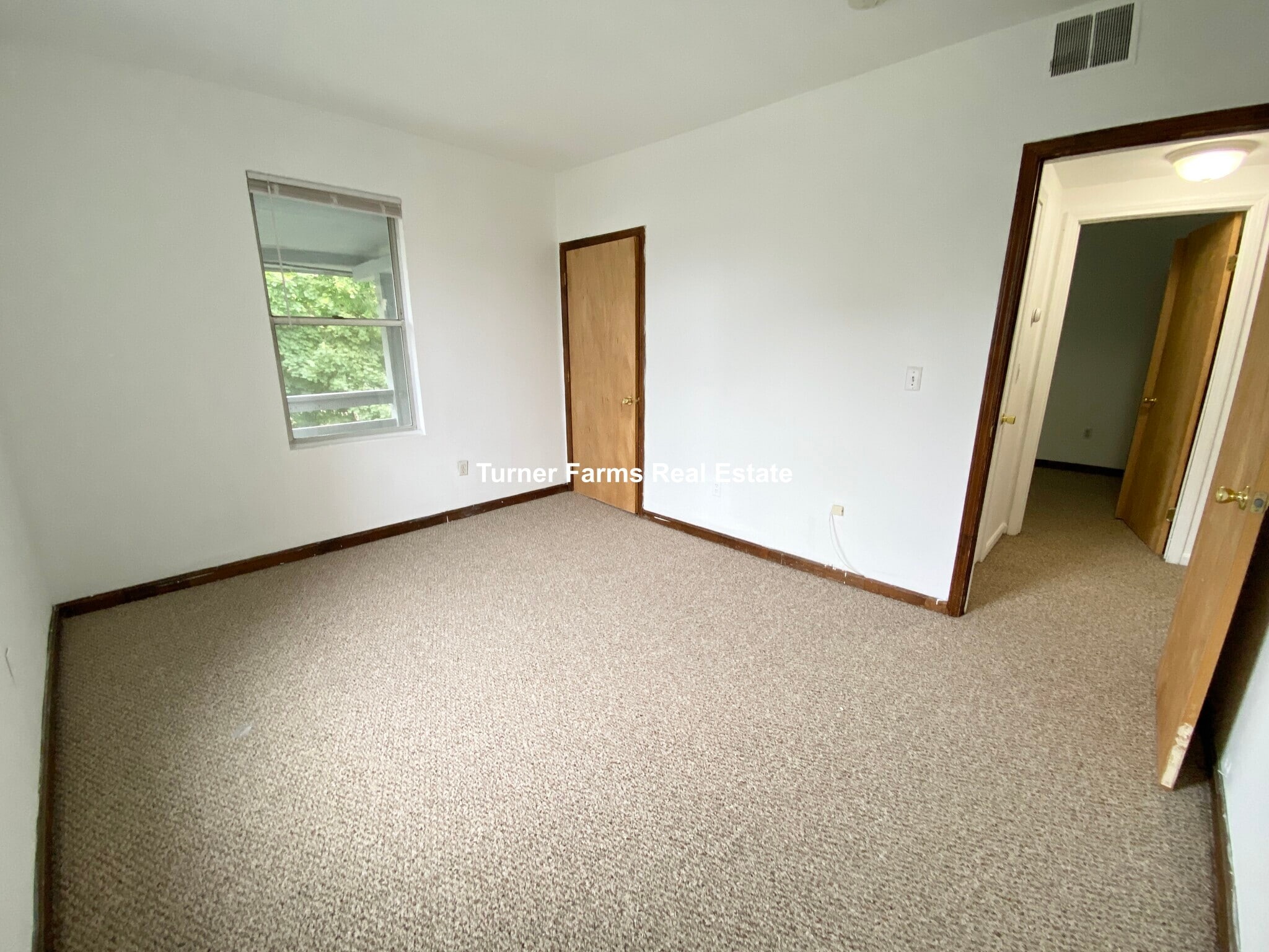 Building Photo - 87 Sheridan St