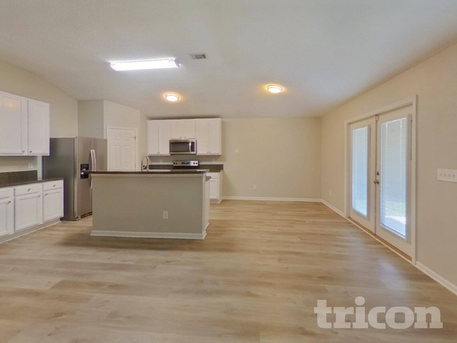 Building Photo - 15180 Bareback Dr