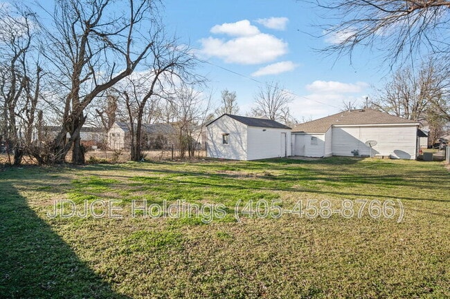 Building Photo - 312 E Jacobs Dr