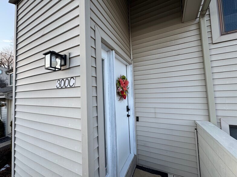 Building Photo - 300 Brittany Farms Rd