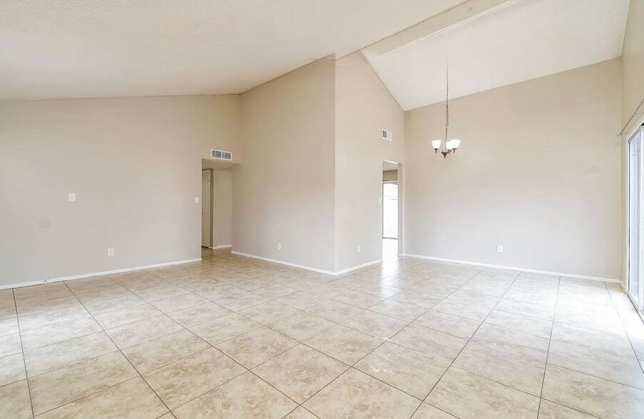 Building Photo - 6014 S 41st Pl