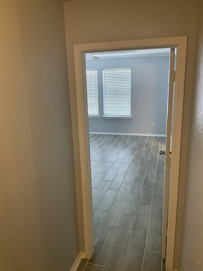 Building Photo - "Charming 3-Bedroom Haven in Selma with Granite Elegance!"