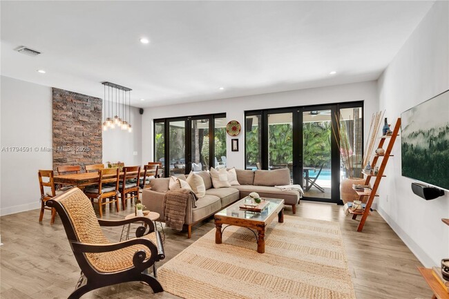 Building Photo - 6870 SW 77th Terrace
