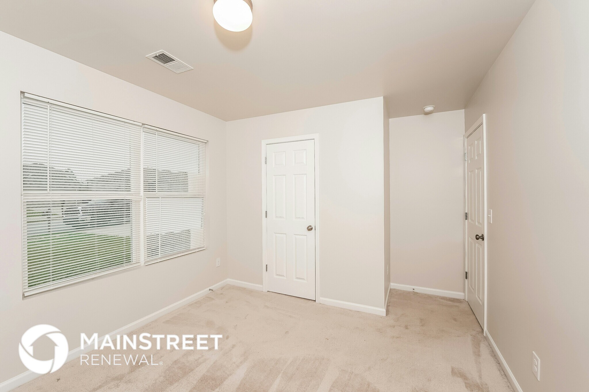 Building Photo - 461 Woodland Trl