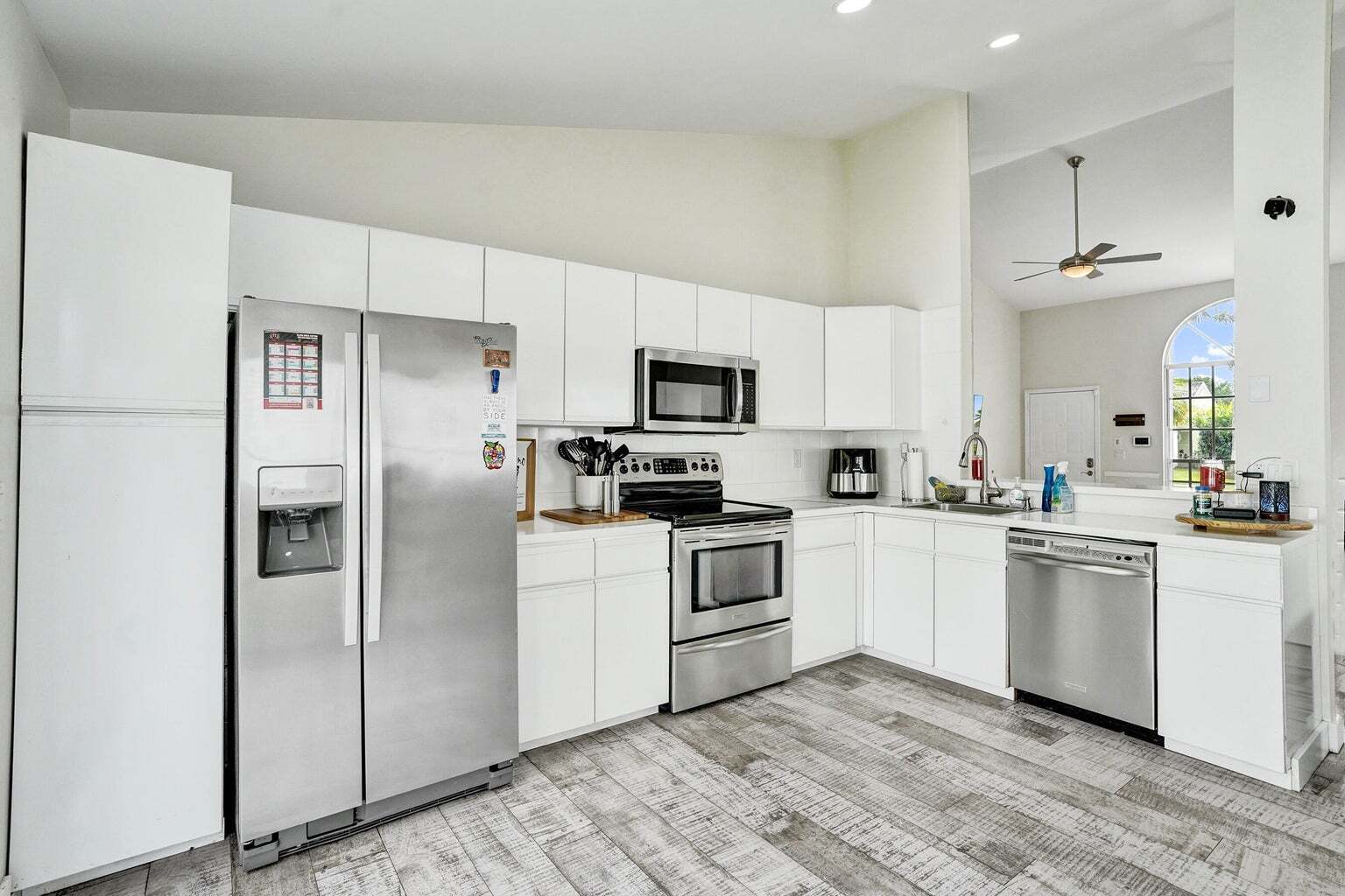 Building Photo - 8467 Dynasty Dr